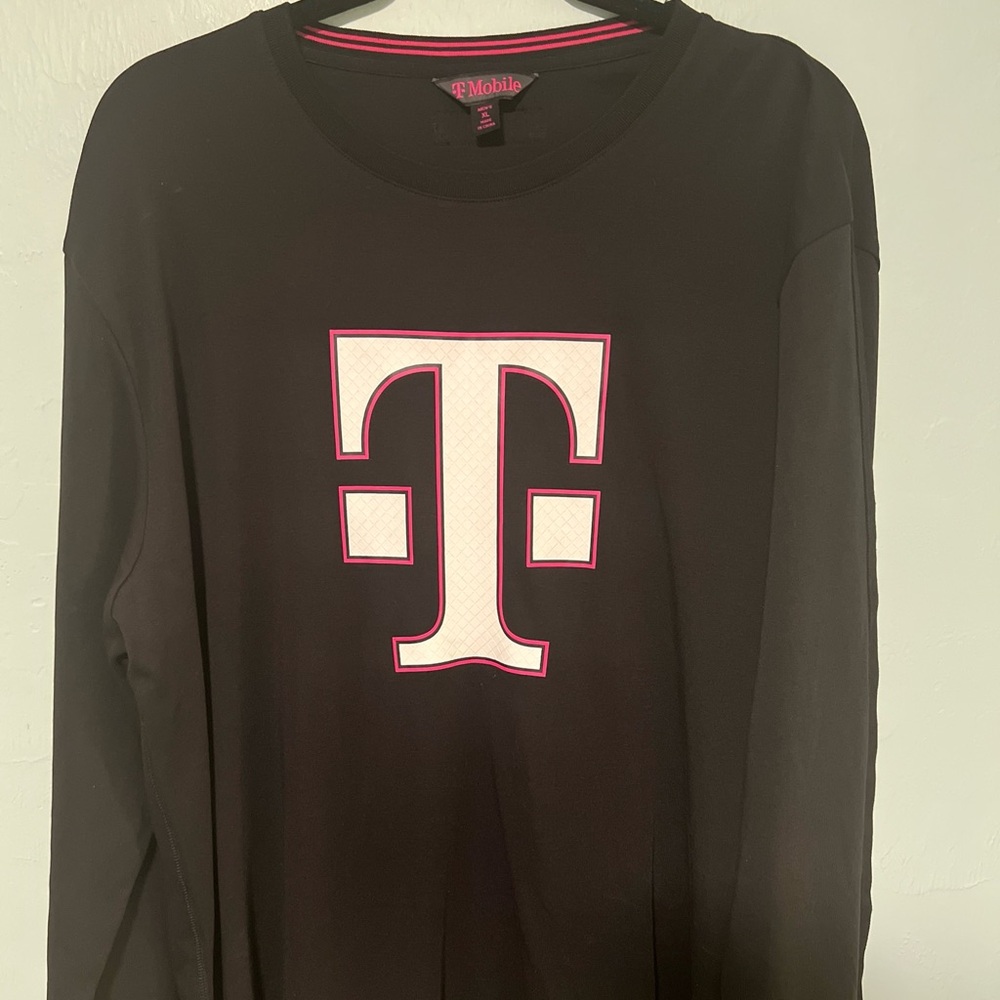T-Mobile Shirt Men's XL  Black Employee Work Long Sleeve Quilted Logo Shirt